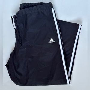 Adidas Classic 3 stripe loose fitting capri pants